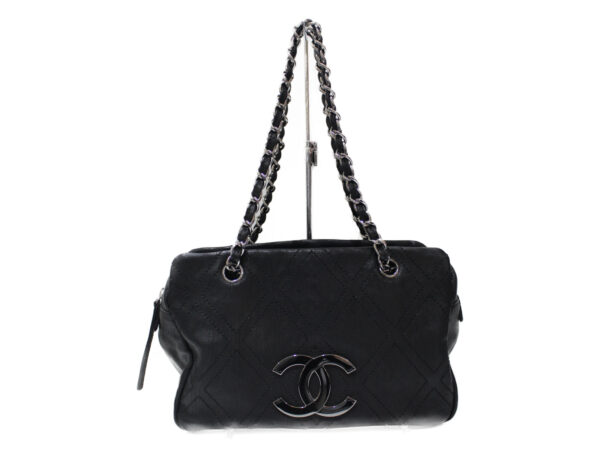 imgrc0077927468 Chanel Coco Mark Chain Shoulder Bag Black