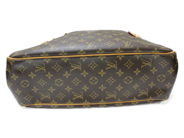 imgrc0078308121 Louis Vuitton Batignolles Horizontal Monogram Shoulder Bag Brown