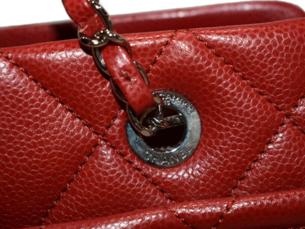 imgrc0078404534 Chanel Caviar Skin Chain Tote Bag Red