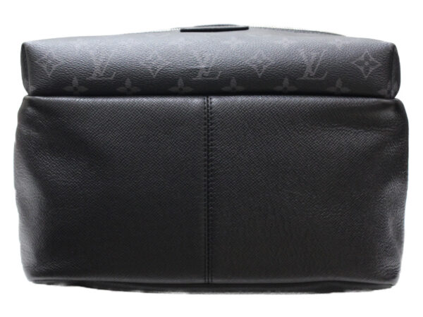 imgrc0078608188 Louis Vuitton Discovery Backpack Monogram Eclipse Taiga