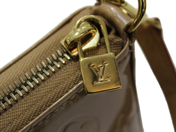 imgrc0078619882 Louis Vuitton Mallory Square Vernis Beige Handbag