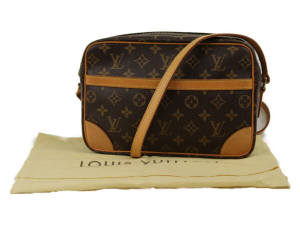 imgrc0078661466 Louis Vuitton Trocadero 24 Monogram Shoulder Bag