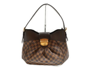 imgrc0078911519 Gucci Dionysus Small Shoulder Bag Leather