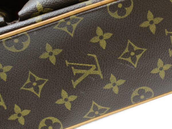 imgrc0078970497 Louis Vuitton Viva Cite MM Monogram Shoulder Bag