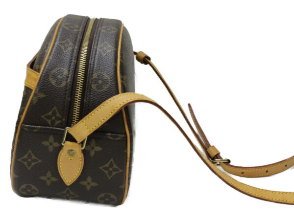 imgrc0078971411 Louis Vuitton Blois Monogram Shoulder Bag