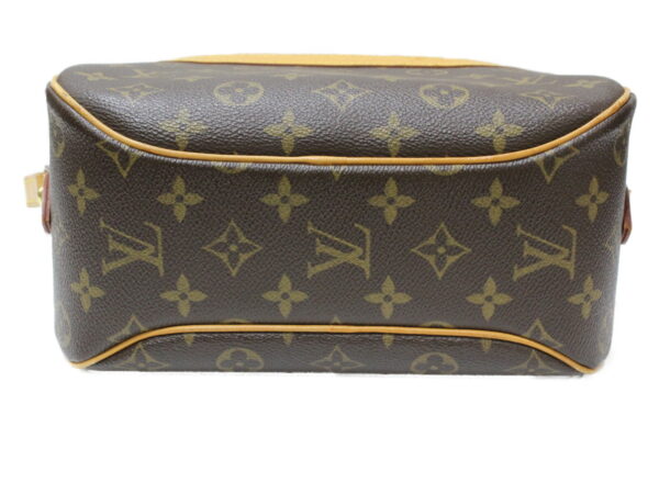 imgrc0078971413 Louis Vuitton Blois Monogram Shoulder Bag