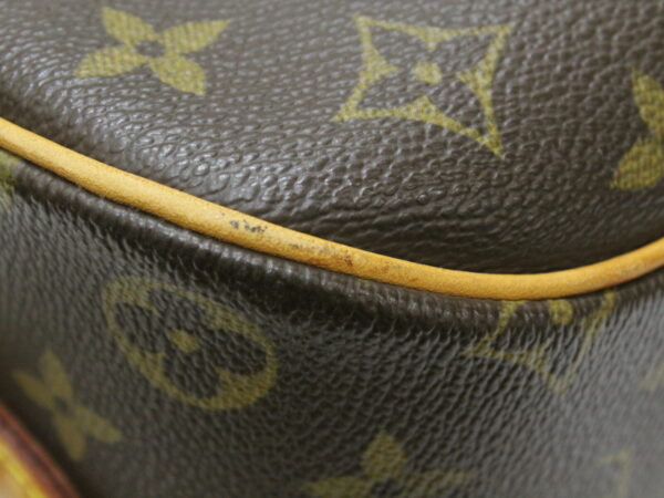 imgrc0078971417 Louis Vuitton Blois Monogram Shoulder Bag