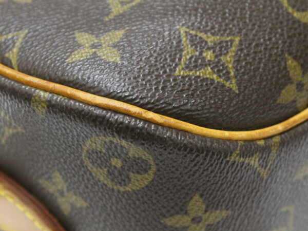 imgrc0078971453 Louis Vuitton Blois Monogram Shoulder Bag Brown