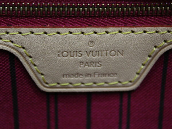 imgrc0079007150 Louis Vuitton Neverfull MM Monogram Tote Bag