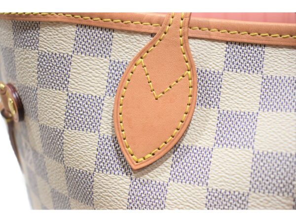 imgrc0079098407 Louis Vuitton Neverfull MM Damier Azur Tote Bag White