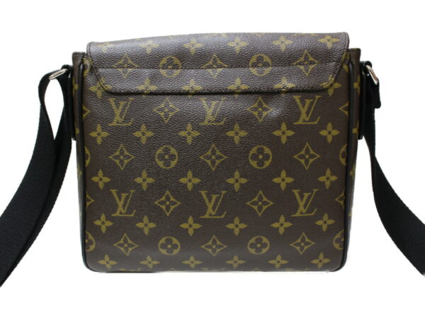 imgrc0079146683 Louis Vuitton District PM Monogram Shoulder Bag