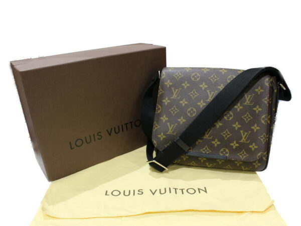 imgrc0079146696 Louis Vuitton District PM Monogram Shoulder Bag