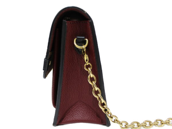 imgrc0079180540 Louis Vuitton Portefeuil Vavin Chain Damier Shoulder Bag