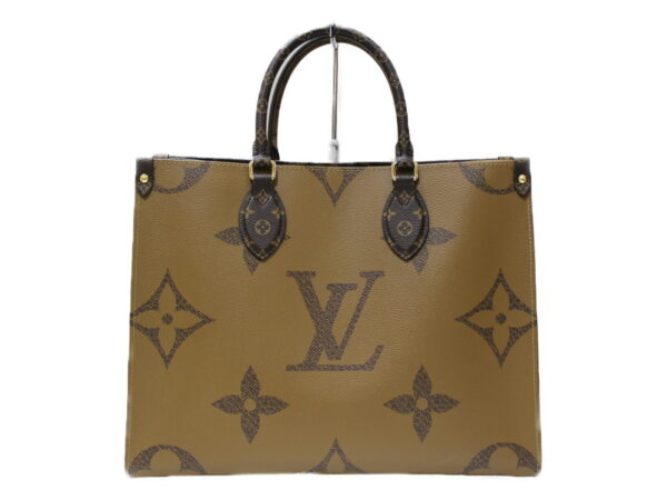 imgrc0079190132 Louis Vuitton On the Go MM Giant Monogram Tote Bag