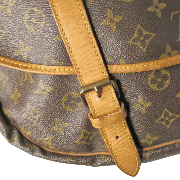 imgrc0079222620 Louis Vuitton Saumur 43 Shoulder Bag Monogram Canvas Brown