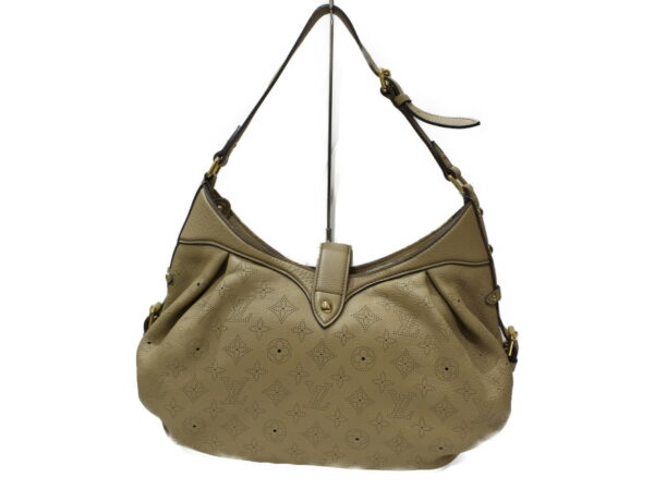 imgrc0079311240 Louis Vuitton Mahina XS Mahina Shoulder Bag Beige