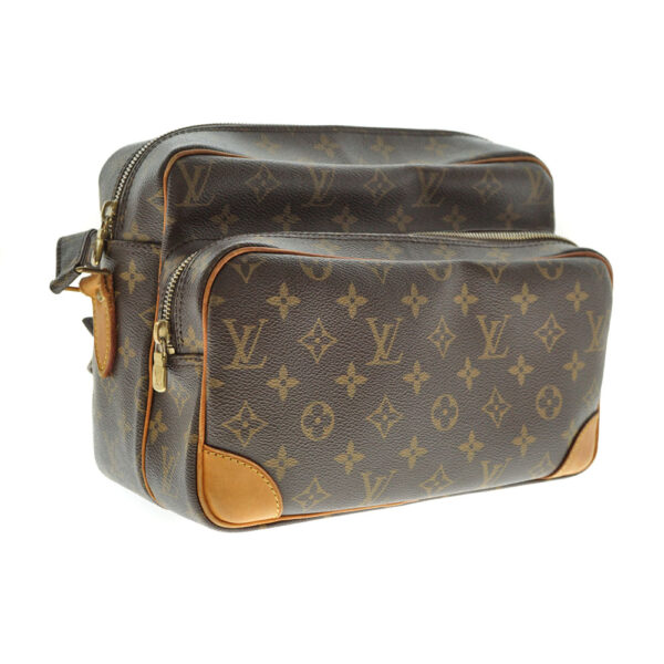 imgrc0079384938 Louis Vuitton Nile Shoulder Bag Monogram Canvas Brown