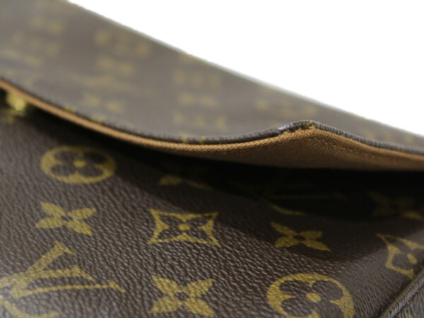 imgrc0079401495 Louis Vuitton Mini Looping Monogram Shoulder Bag