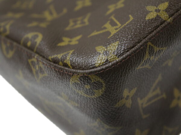 imgrc0079401524 Louis Vuitton Looping MM Monogram Shoulder Bag