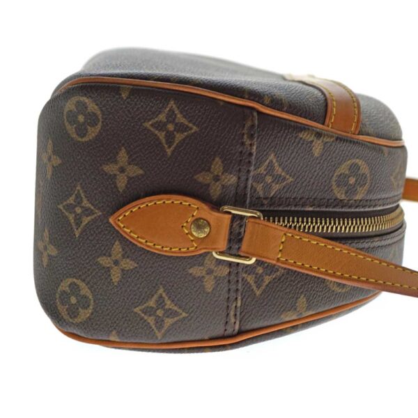 imgrc0079422831 Louis Vuitton Blois Shoulder Bag Monogram Canvas Brown