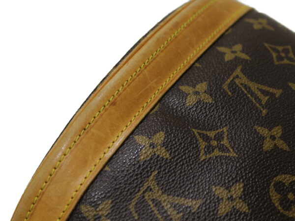 imgrc0079554994 Louis Vuitton Petit Bucket Monogram Shoulder Bag