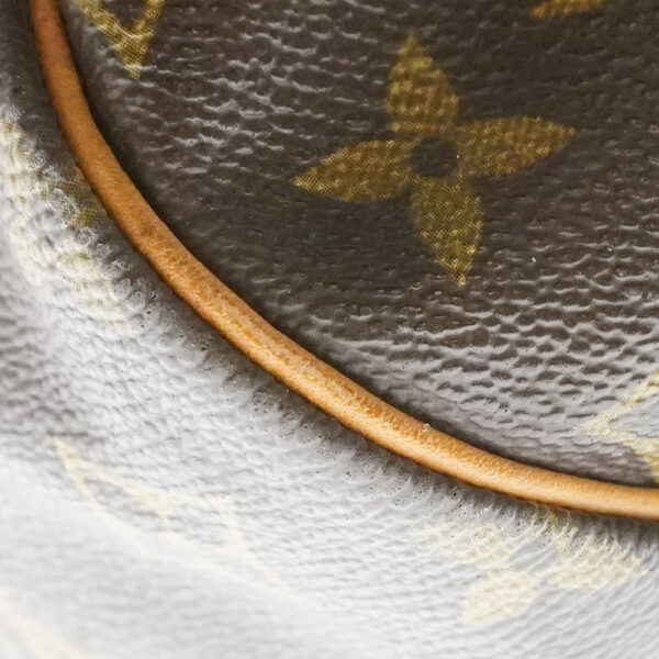 imgrc0079770414 Louis Vuitton Saumur 35 Monogram Canvas Crossbody Bag Brown