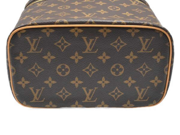 imgrc0079803798 Louis Vuitton Nice BB Monogram Canvas Pouch Beige