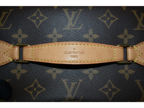 imgrc0079803801 Louis Vuitton Nice BB Monogram Canvas Pouch Beige