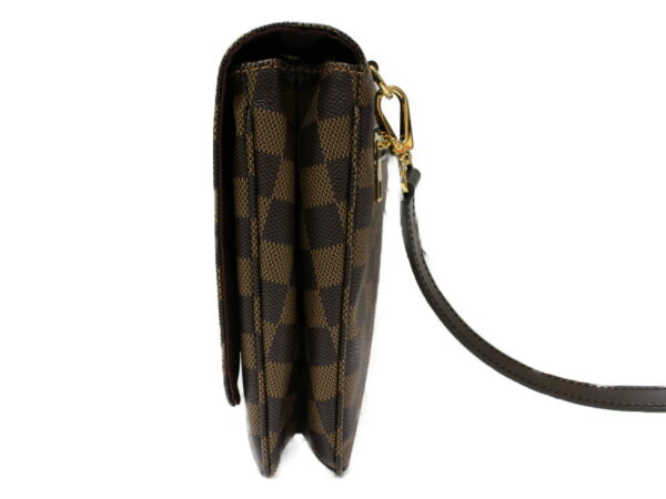 imgrc0080066941 Louis Vuitton Hoxton GM Damier Shoulder Bag