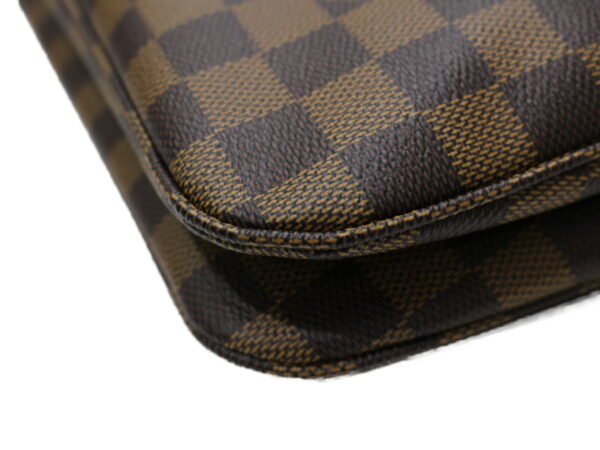 imgrc0080066946 Louis Vuitton Hoxton GM Damier Shoulder Bag