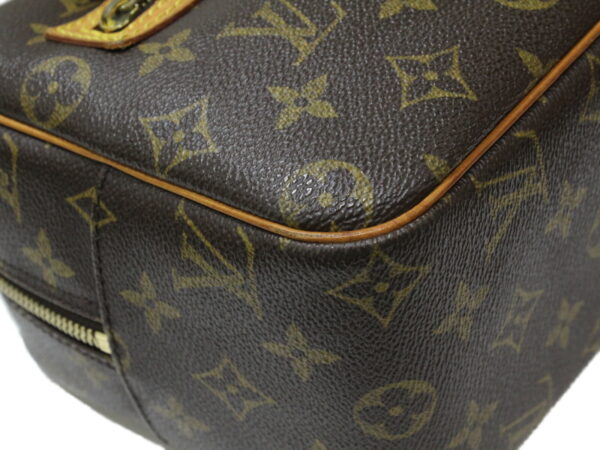 imgrc0080284619 Louis Vuitton Cite MM Monogram Shoulder Bag