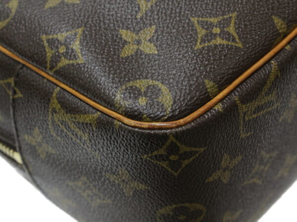 imgrc0080284620 Louis Vuitton Cite MM Monogram Shoulder Bag