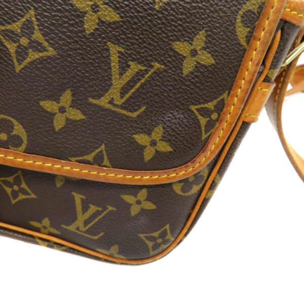 imgrc0080293032 Louis Vuitton Sologne Shoulder Bag Monogram Canvas Brown