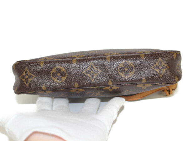 imgrc0080296467 Louis Vuitton Pochette Accessoire Monogram Pouch Brown