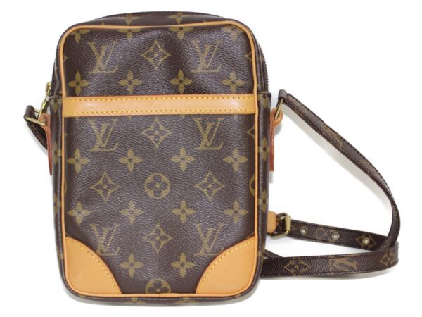 imgrc0080311739 Louis Vuitton Danube Monogram Shoulder Bag Brown