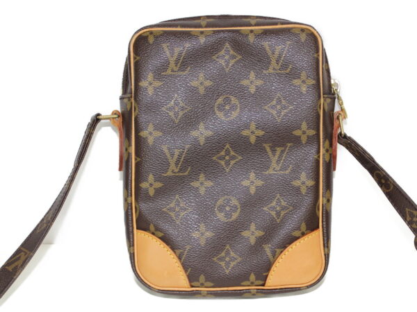 imgrc0080311740 Louis Vuitton Danube Monogram Shoulder Bag Brown