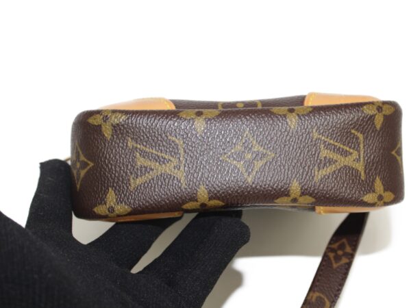 imgrc0080311743 Louis Vuitton Danube Monogram Shoulder Bag Brown