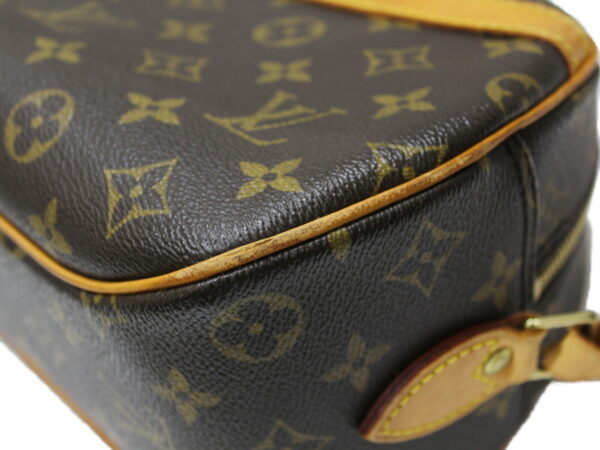 imgrc0080316328 Louis Vuitton Blois Monogram Shoulder Bag