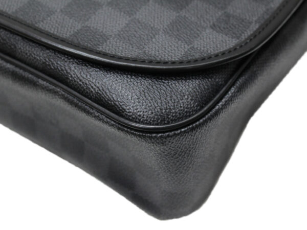 imgrc0080349777 Louis Vuitton Daniel MM Damier Graphite Shoulder Bag