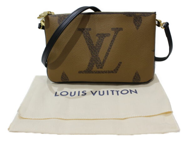 imgrc0080396561 Louis Vuitton Pochette Double Zip Monogram Giant Reverse Shoulder Bag