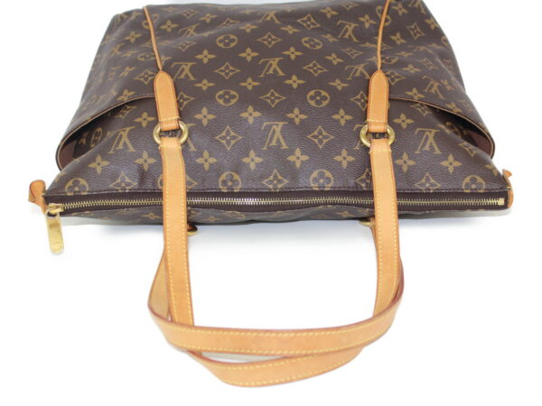 imgrc0080437728 Louis Vuitton Totally MM Monogram Tote Bag Brown