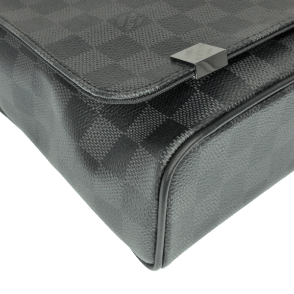 imgrc0080595500 Louis Vuitton District PM Messenger Bag Damier Graphite Gray