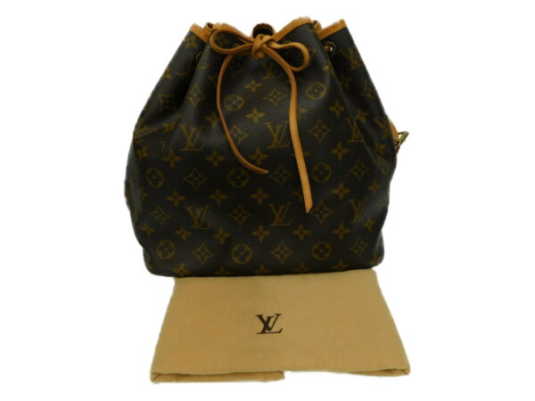 imgrc0080638697 Louis Vuitton Petit Noe Monogram Shoulder Bag