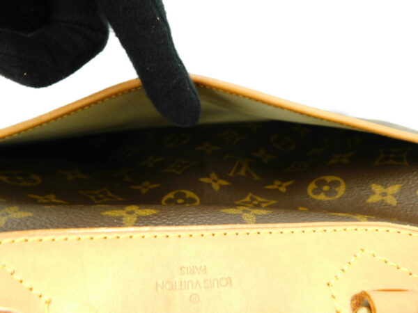 imgrc0080656866 Louis Vuitton Deauville Monogram Bag