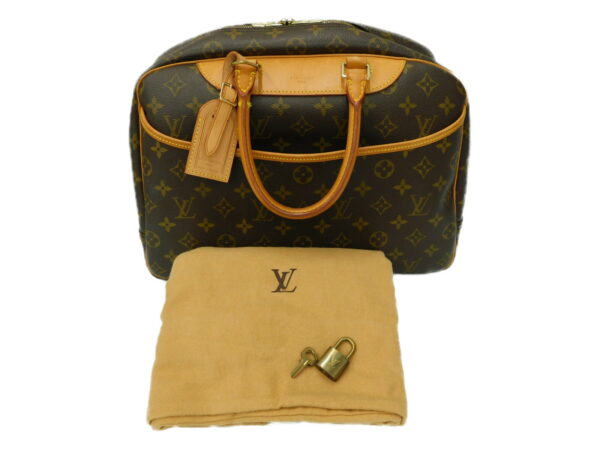 imgrc0080656871 Louis Vuitton Deauville Monogram Bag