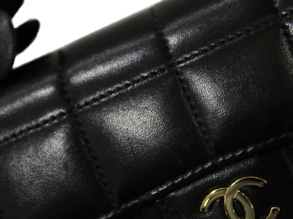 imgrc0081328335 Chanel Chocolate Bar Lambskin Chain Shoulder Bag Black