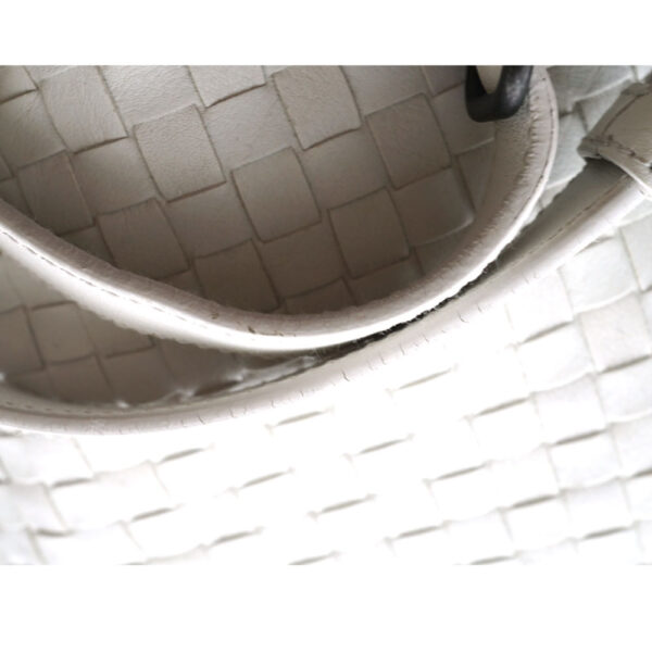 imgrc0081473001 Bottega Veneta Intrecciato Shoulder Bag Leather Off White