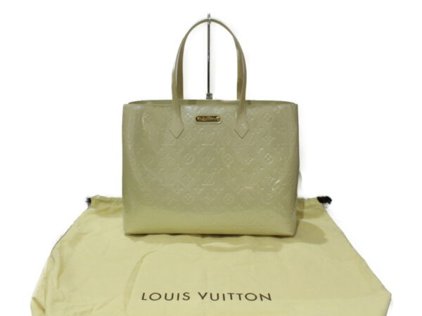 imgrc0081505397 Louis Vuitton Wilshire MM Vernis Tote Bag Broncorail Cream