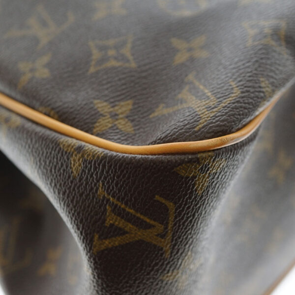 imgrc0081524491 Louis Vuitton Batignolles Horizontal Monogram Canvas Shoulder Bag Brown