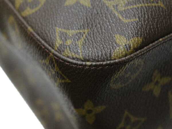 imgrc0081659526 Louis Vuitton Looping GM Monogram Shoulder Bag